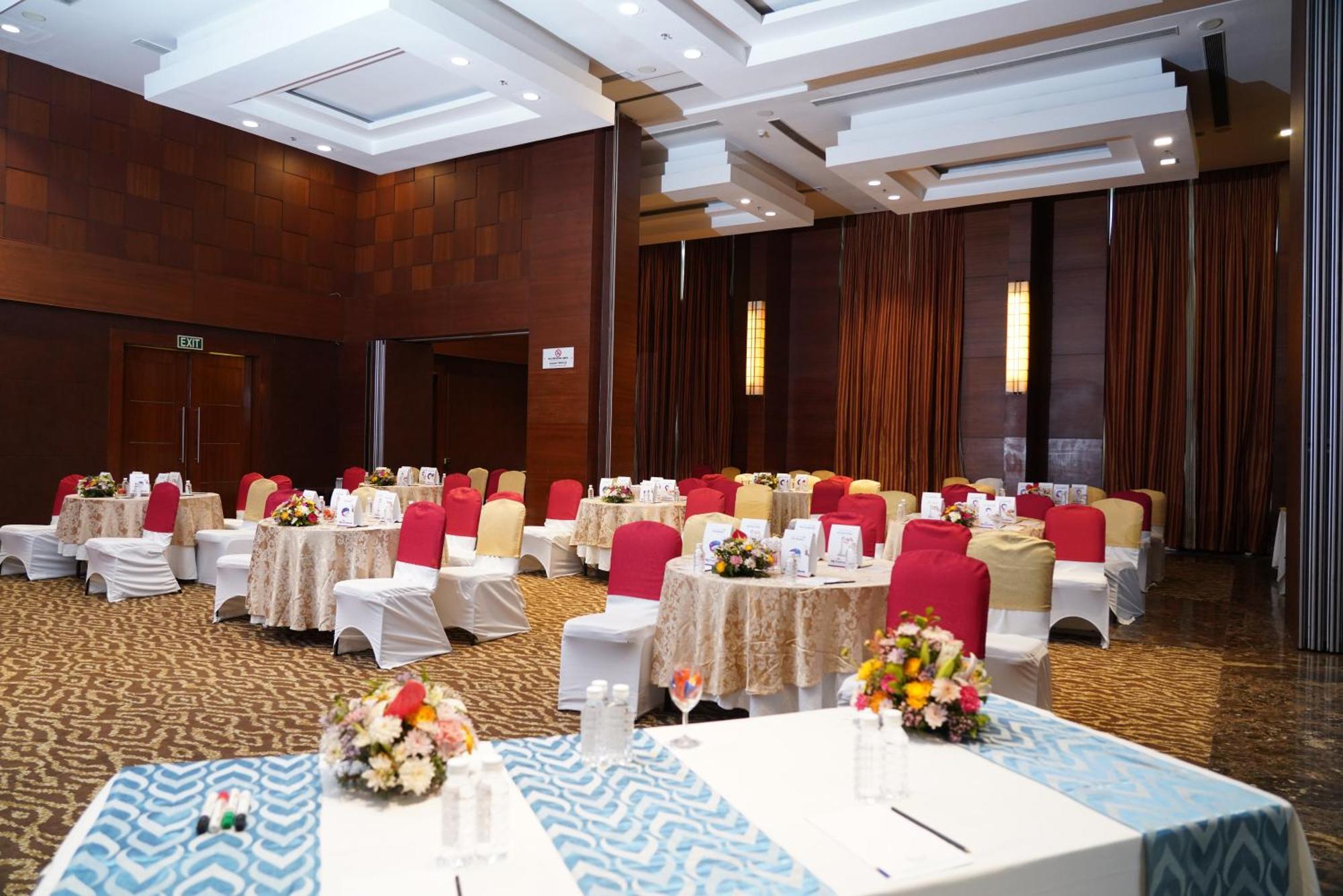 Fortune Select Jp Cosmos, Bengaluru - Member Itc Hotels' Group Buitenkant foto
