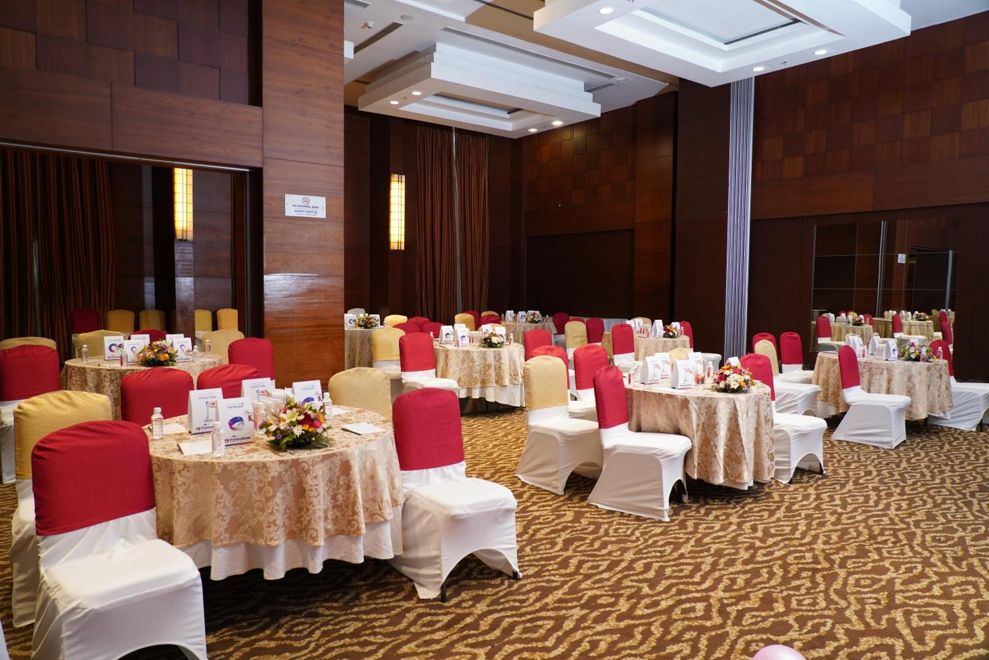 Fortune Select Jp Cosmos, Bengaluru - Member Itc Hotels' Group Buitenkant foto